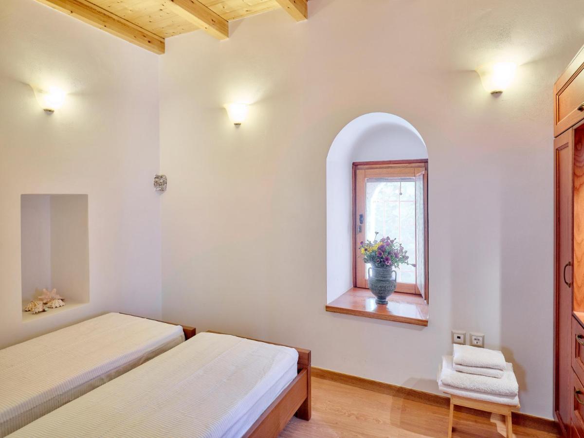 Villa Petreas Castle à Kardamyli Extérieur photo